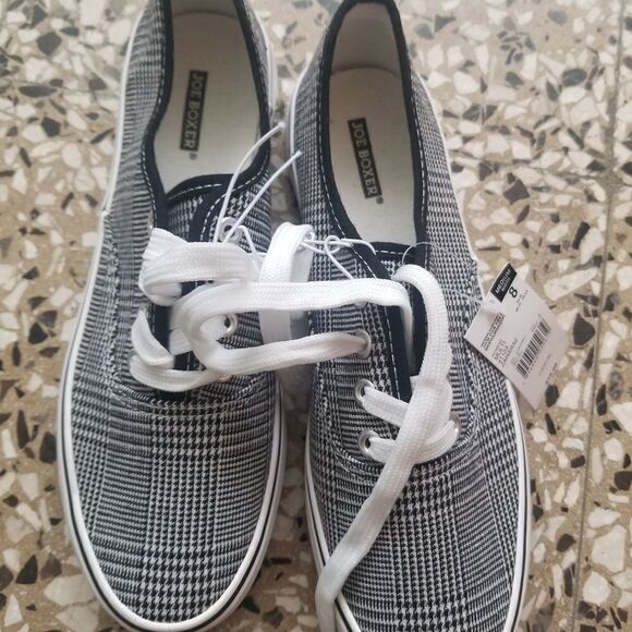 Used Joe boxer vans  - Picture 1 of 3